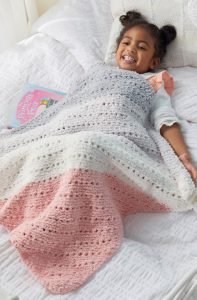 LW6546 Corner to Corner Hug Me Blanket Free Knitting Pattern 1 1