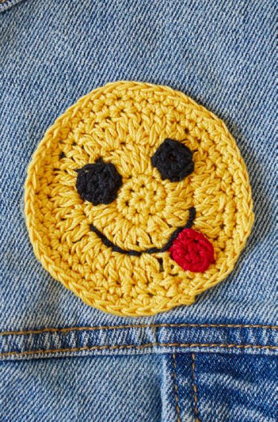 LC6353 Yummy Happy Face Emoji Applique Free Crochet Pattern 1