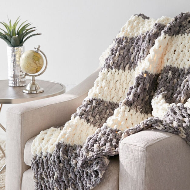 Bernat Blanket Yarn Pattern: Crochet pattern